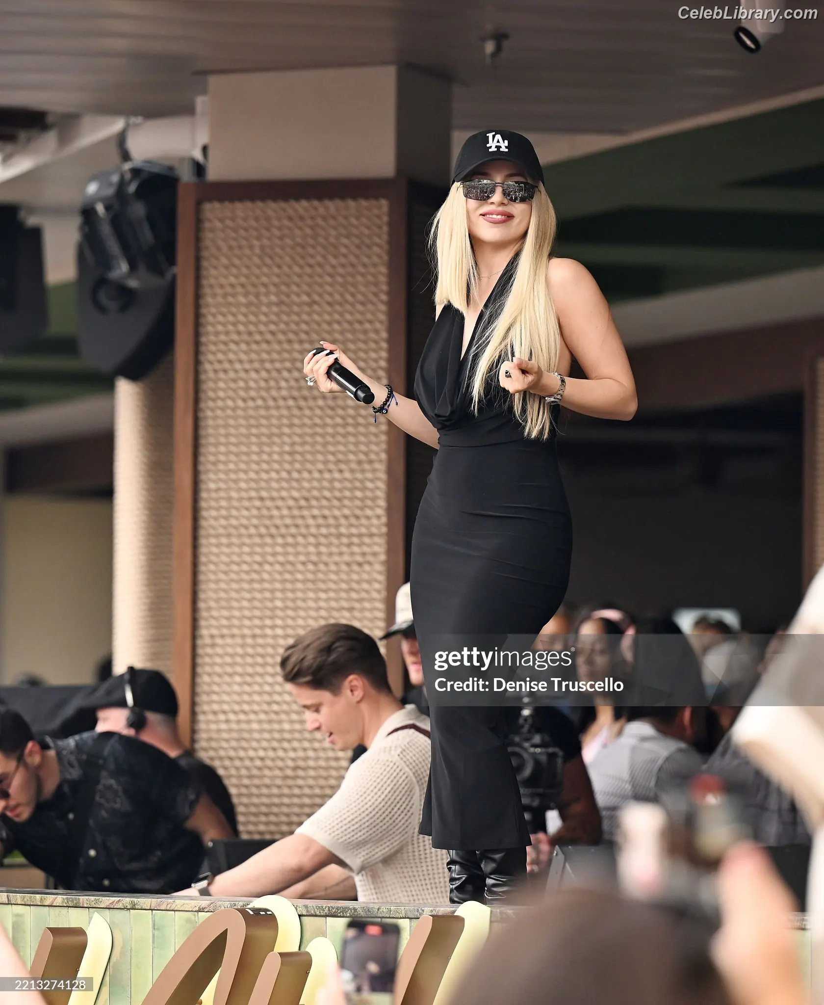 Ava Max photo 4 of 2135