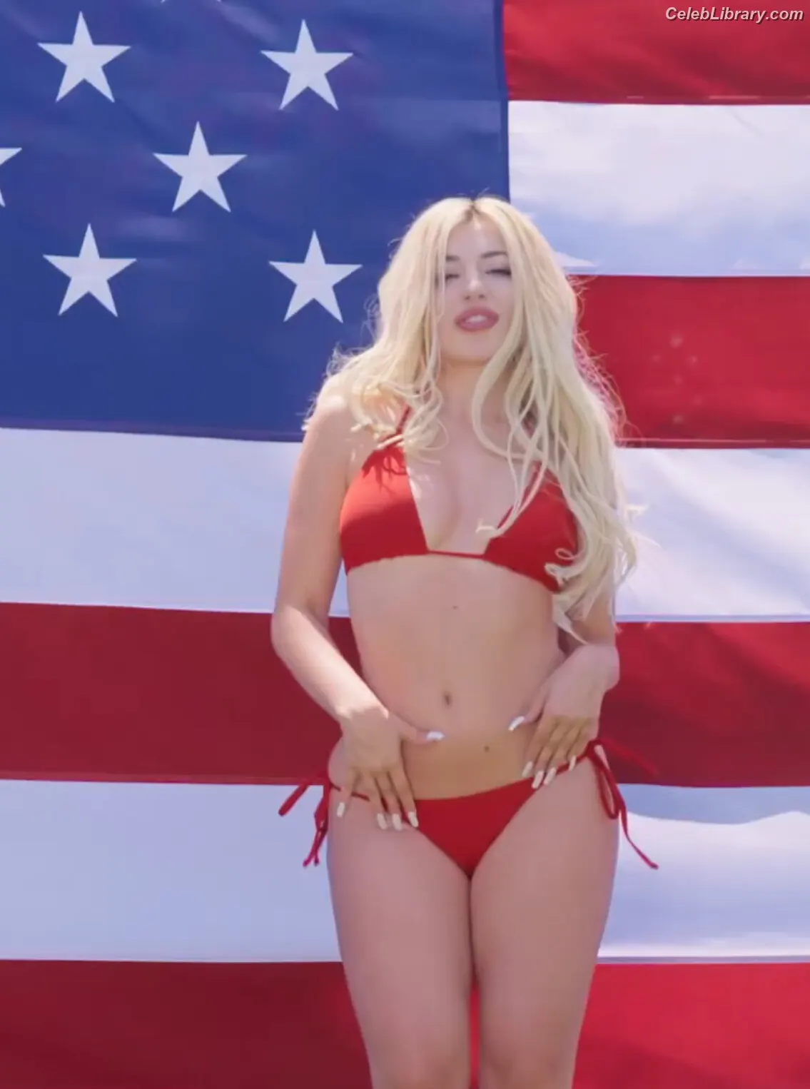 Ava Max photo 14 of 2135