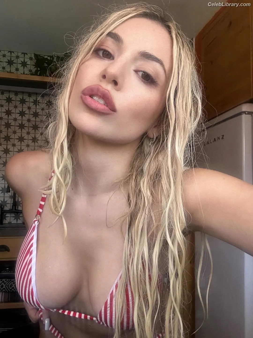 Ava Max photo 20 of 2135