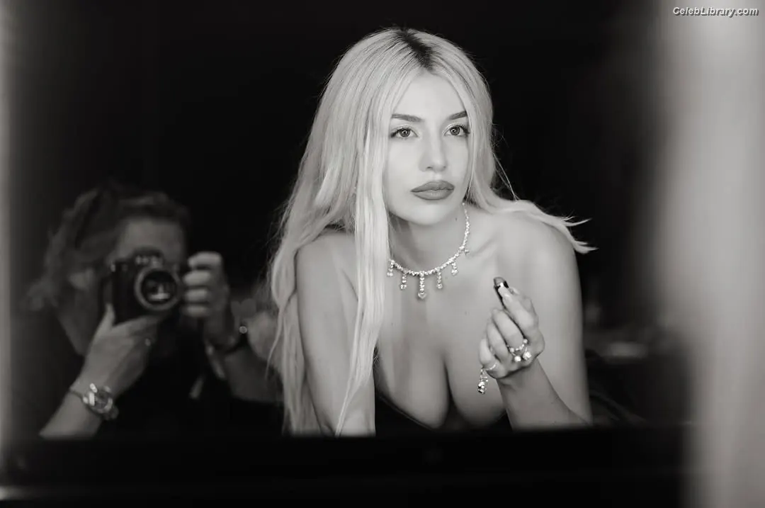 Ava Max photo 15 of 2135