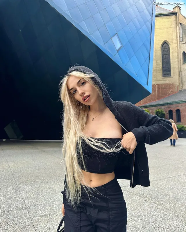 Ava Max photo 5 of 2136