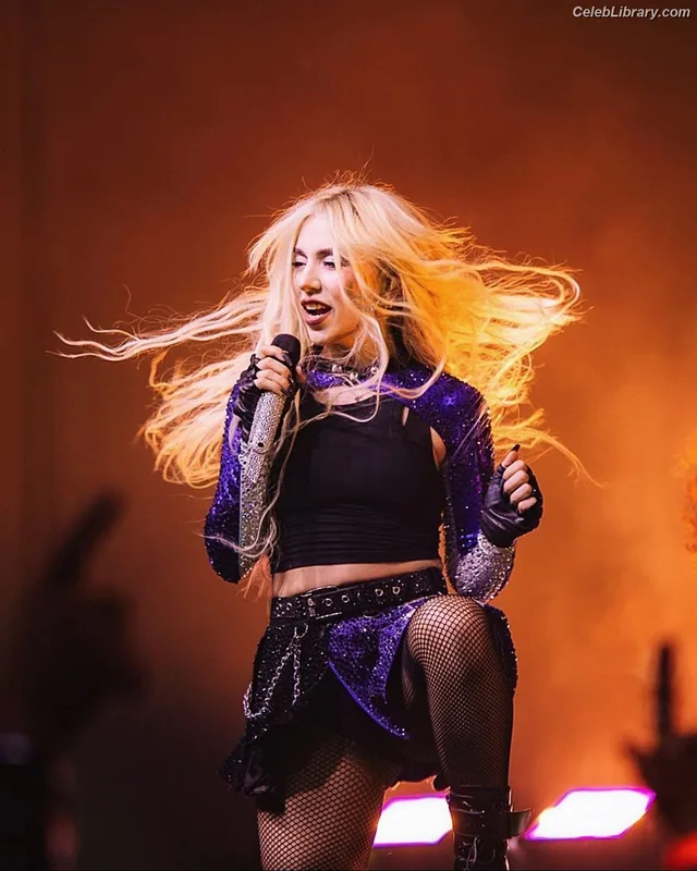 Ava Max photo 6 of 2136
