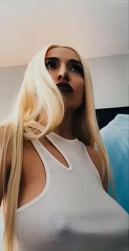 Ava Max photo 19 of 2136