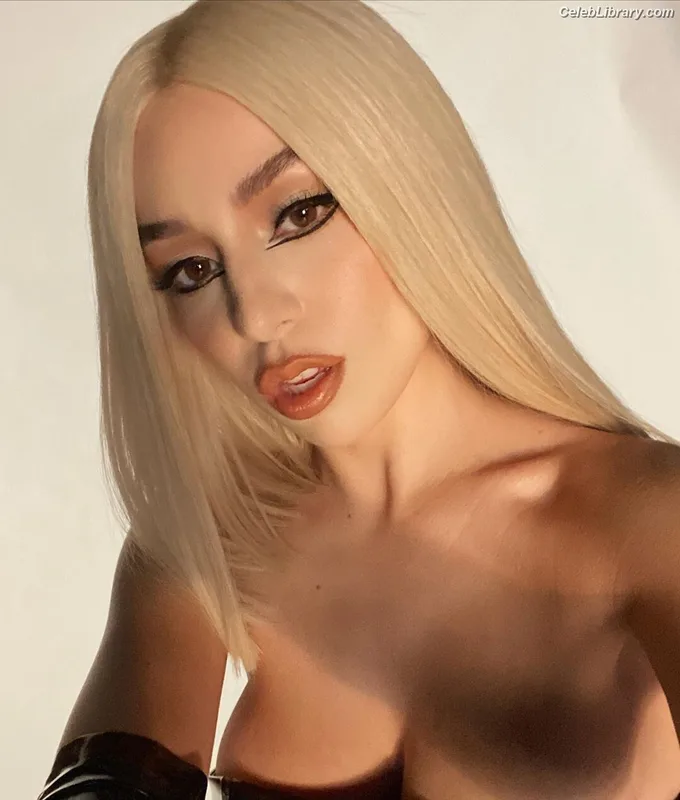 Ava Max photo 2 of 2136