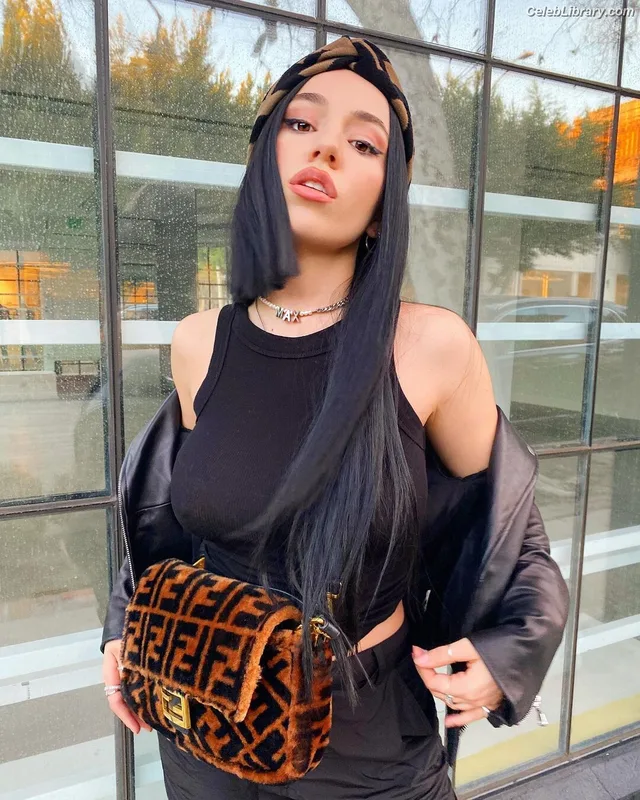 Ava Max photo 4 of 2136