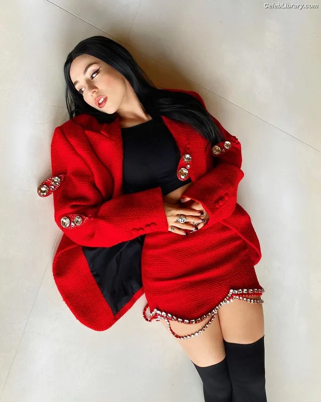 Ava Max photo 7 of 2136