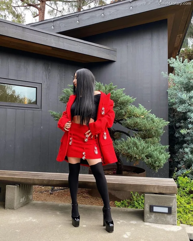 Ava Max photo 8 of 2136