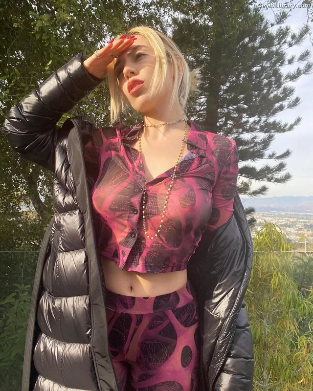 Ava Max photo 11 of 2136