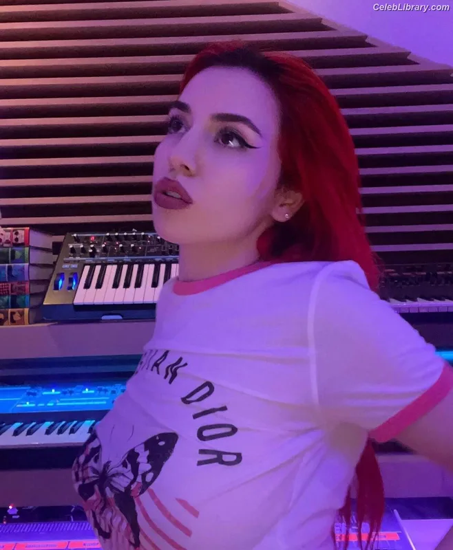 Ava Max photo 15 of 2136