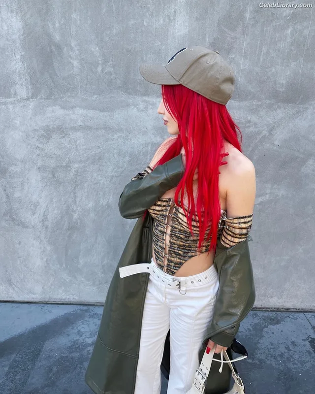 Ava Max photo 11 of 2136