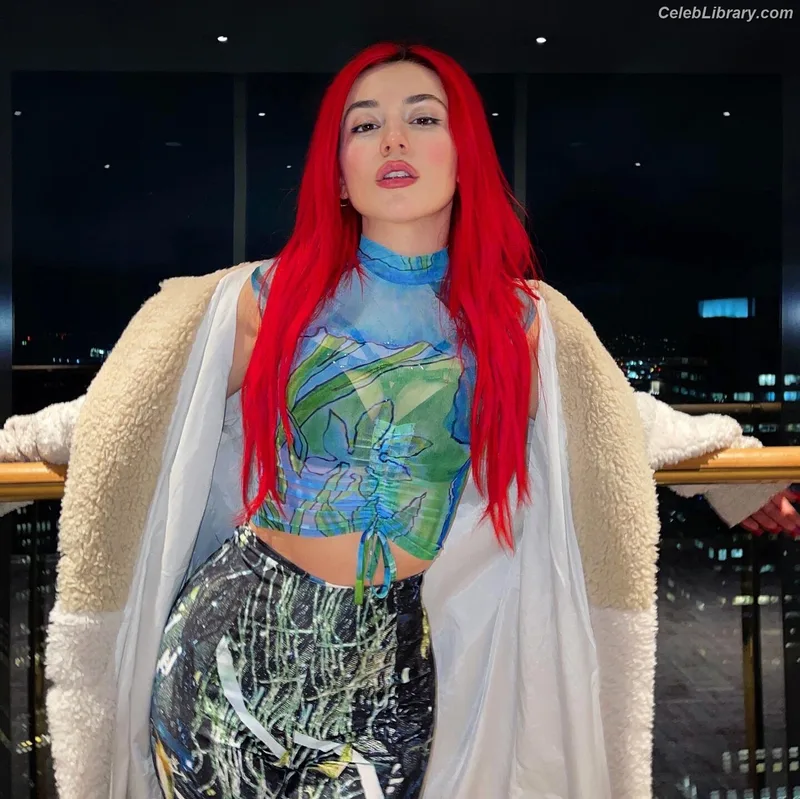 Ava Max photo 13 of 2136