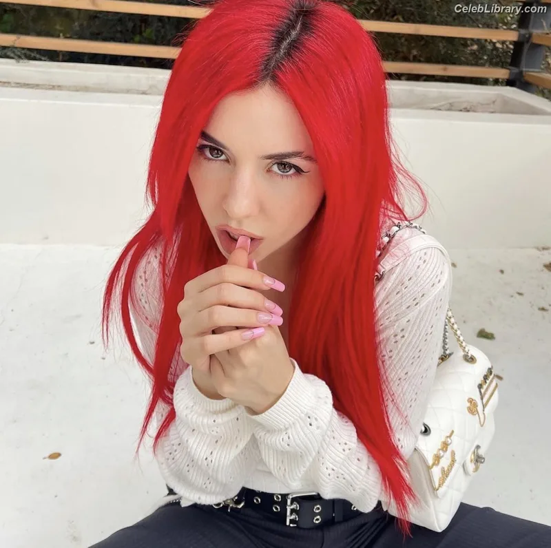 Ava Max photo 16 of 2136