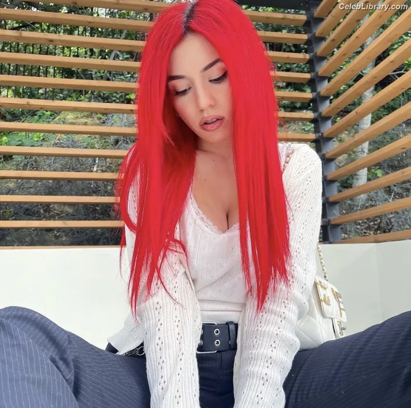 Ava Max photo 18 of 2136
