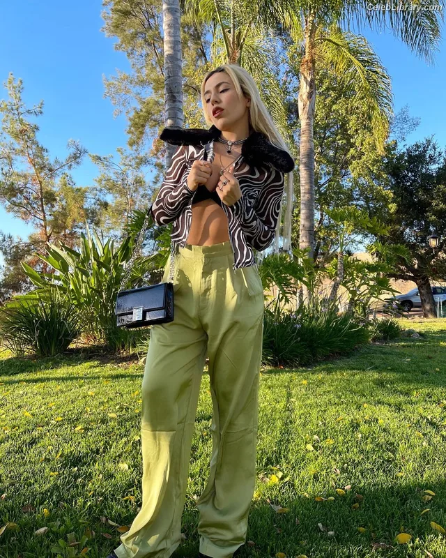Ava Max photo 9 of 2136