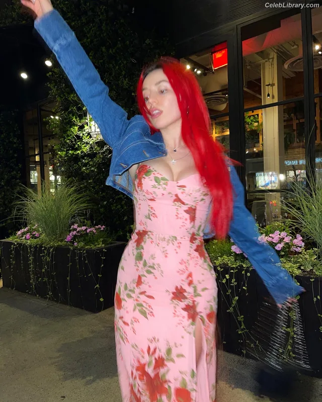 Ava Max photo 13 of 2136