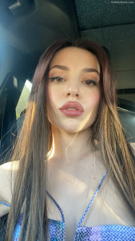 Ava Max photo 1 of 2136