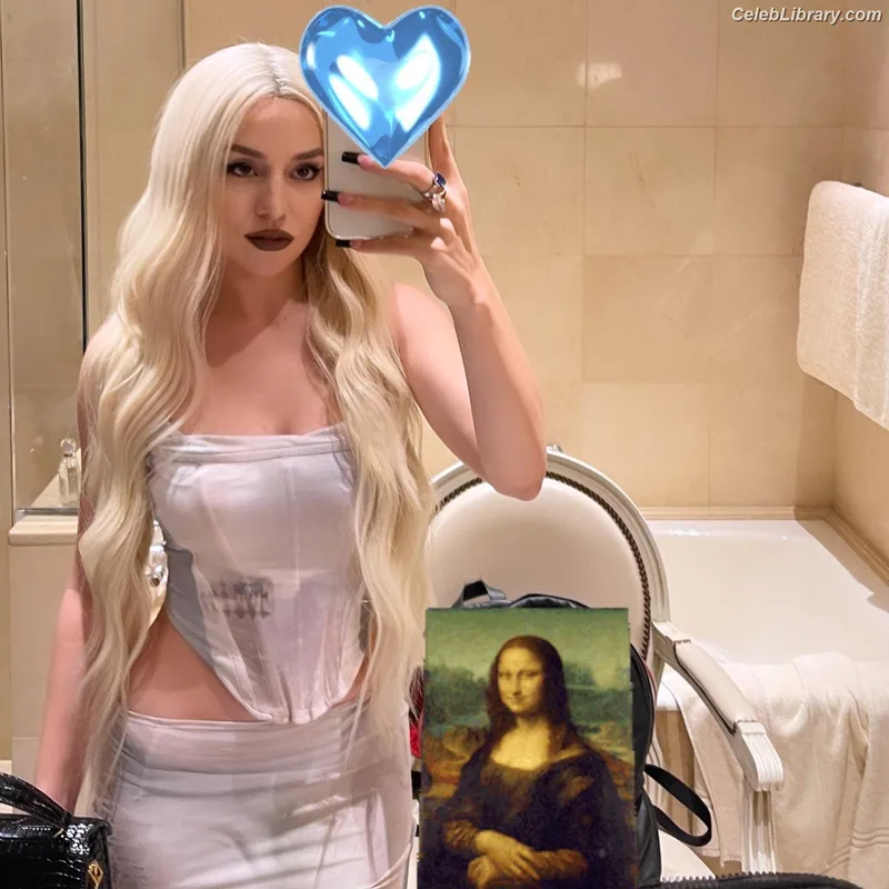 Ava Max photo 7 of 2136