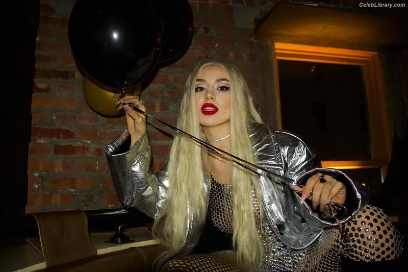 Ava Max photo 13 of 2136
