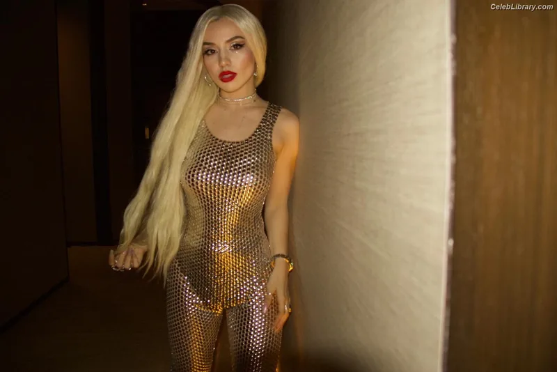 Ava Max photo 14 of 2136