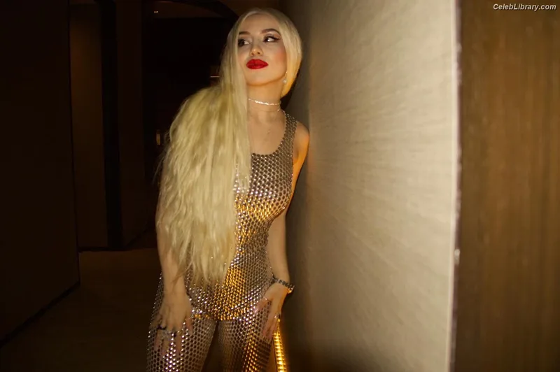 Ava Max photo 15 of 2136