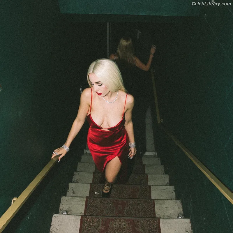 Ava Max photo 20 of 2136
