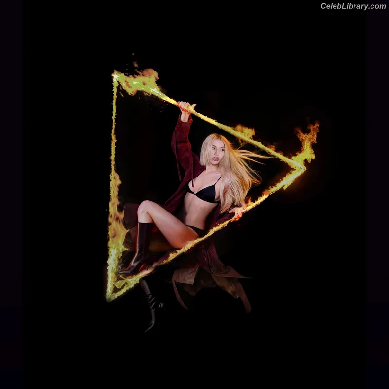 Ava Max photo 8 of 2136