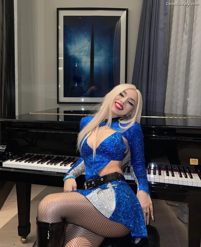 Ava Max photo 19 of 2136