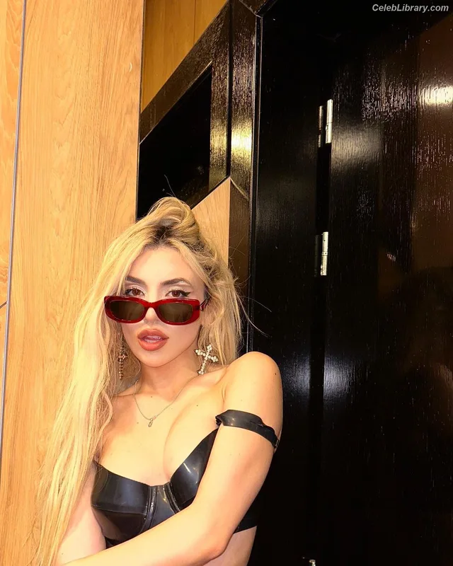 Ava Max photo 9 of 2136