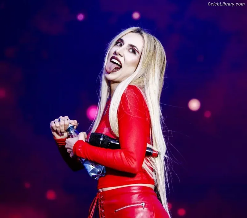 Ava Max photo 1 of 2136
