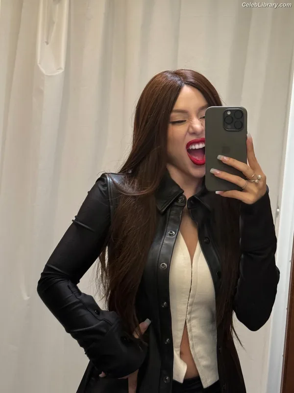 Ava Max photo 10 of 2136