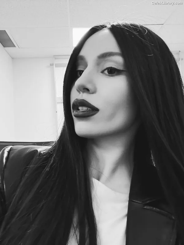 Ava Max photo 12 of 2136