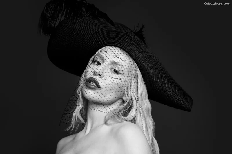 Ava Max photo 17 of 2136