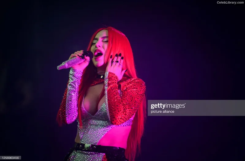 Ava Max photo 18 of 2136