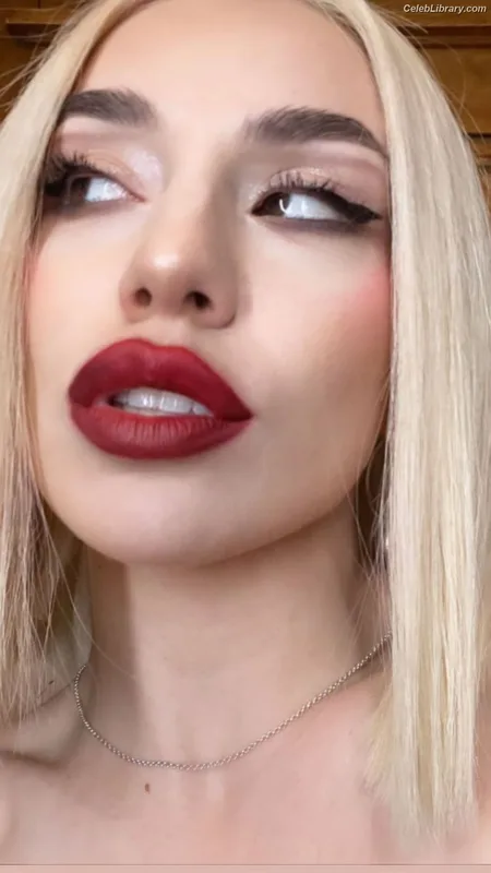 Ava Max photo 20 of 2136