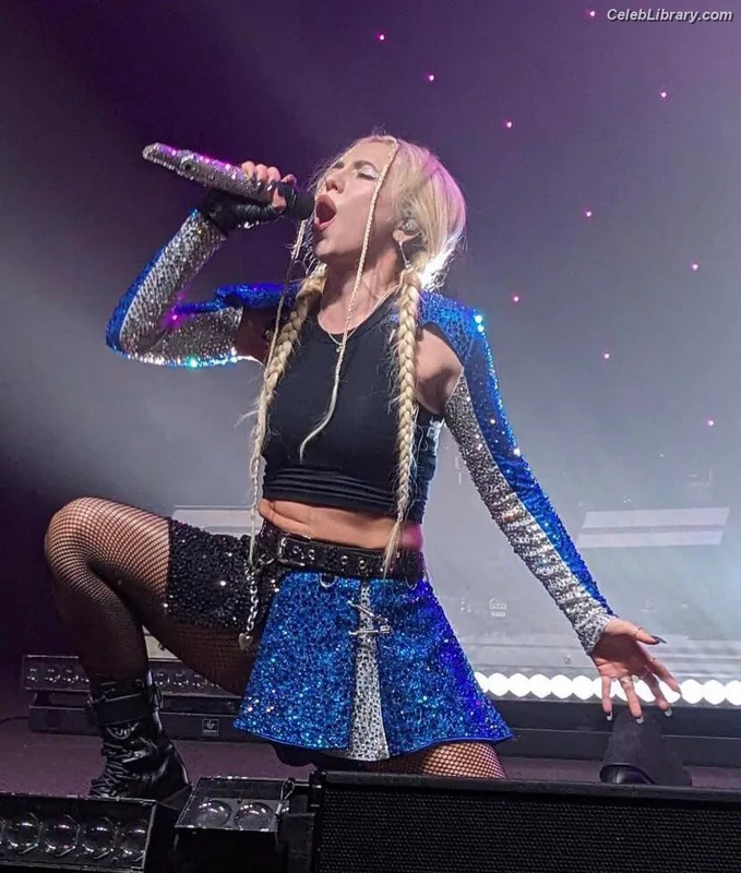 Ava Max photo 8 of 2136