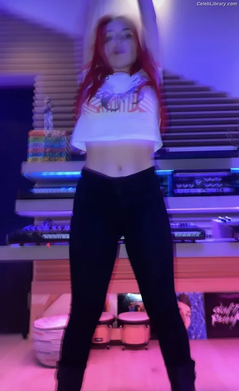 Ava Max photo 14 of 2136