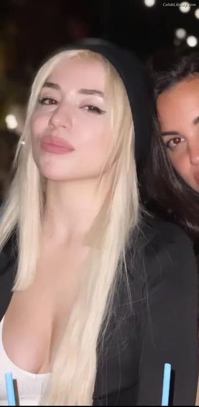 Ava Max photo 15 of 2136