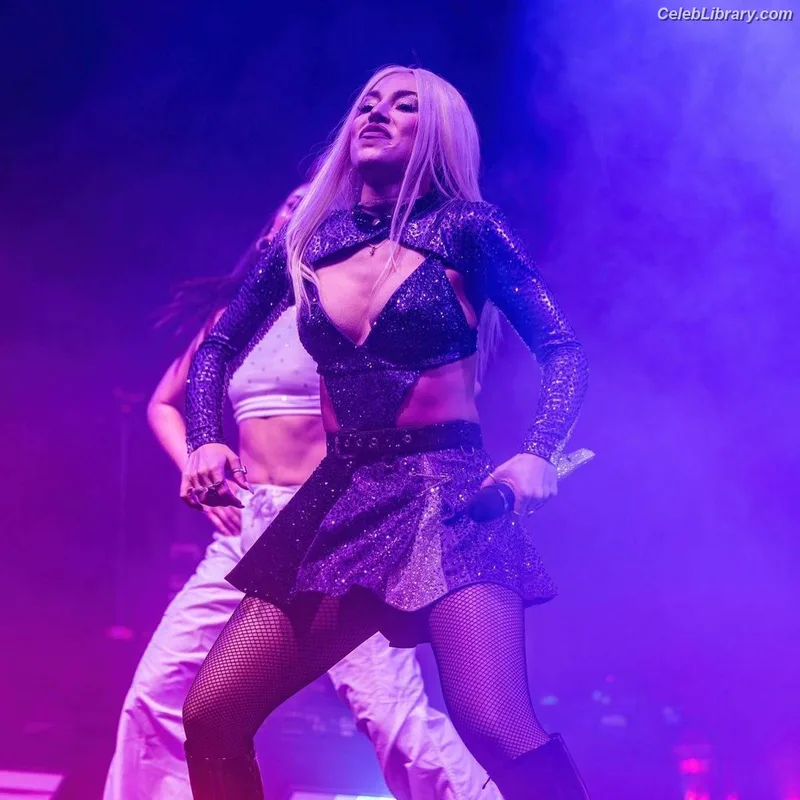 Ava Max photo 24 of 2136