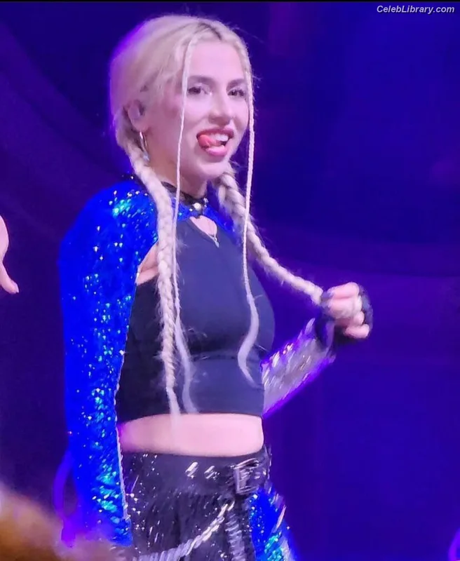 Ava Max photo 3 of 2136