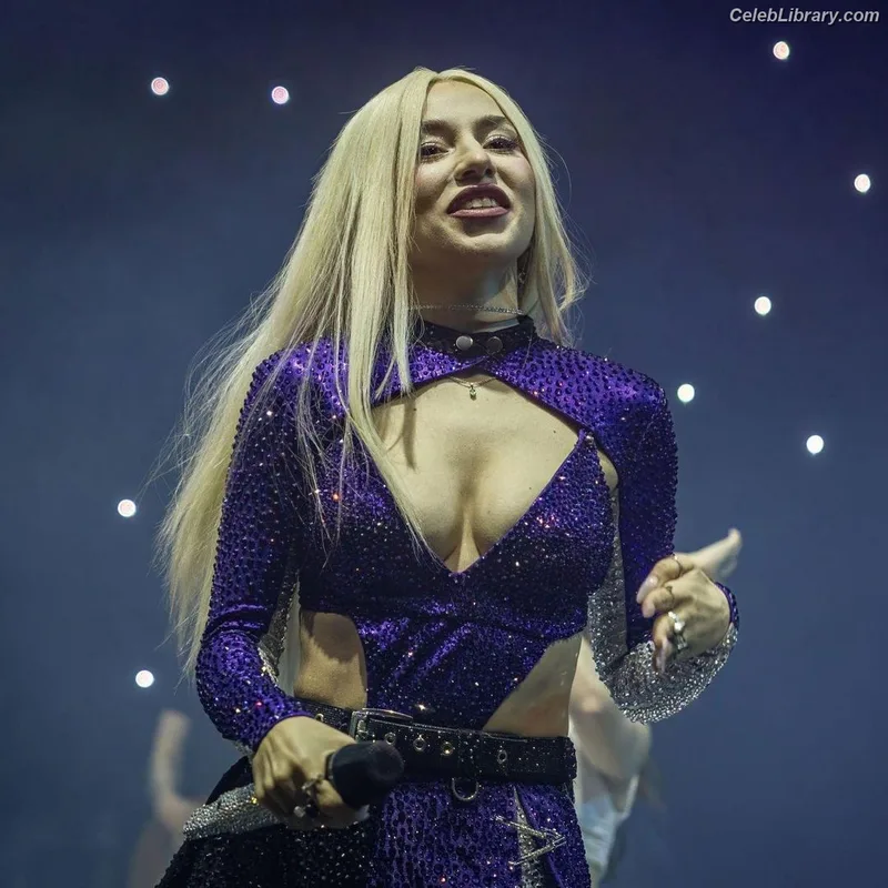 Ava Max photo 5 of 2136