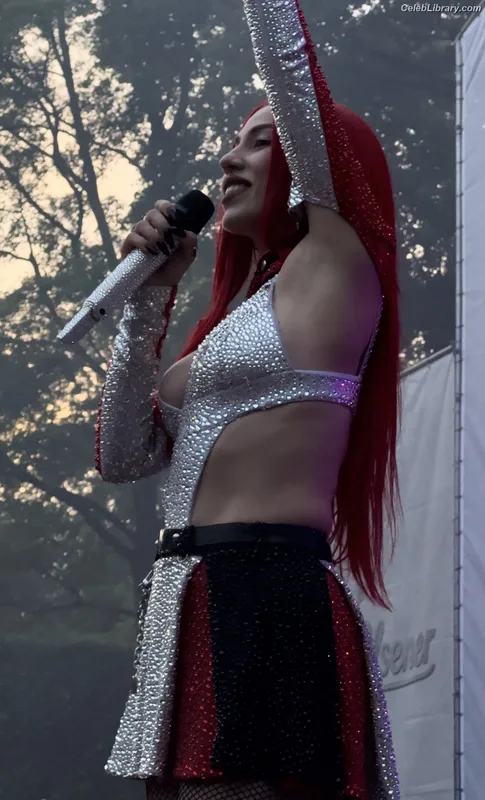 Ava Max photo 9 of 2136