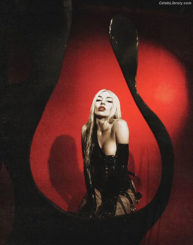 Ava Max photo 18 of 2136
