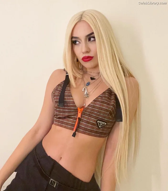 Ava Max photo 15 of 2136