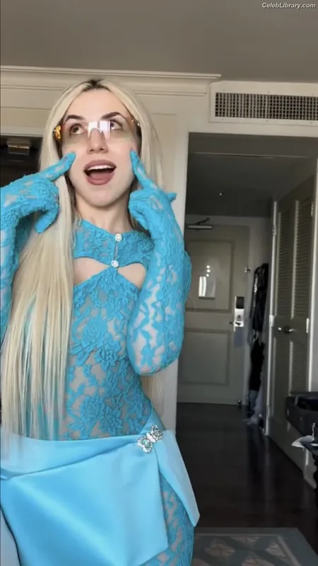 Ava Max photo 9 of 2136
