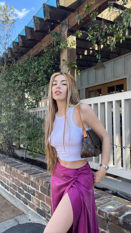 Ava Max photo 18 of 2136