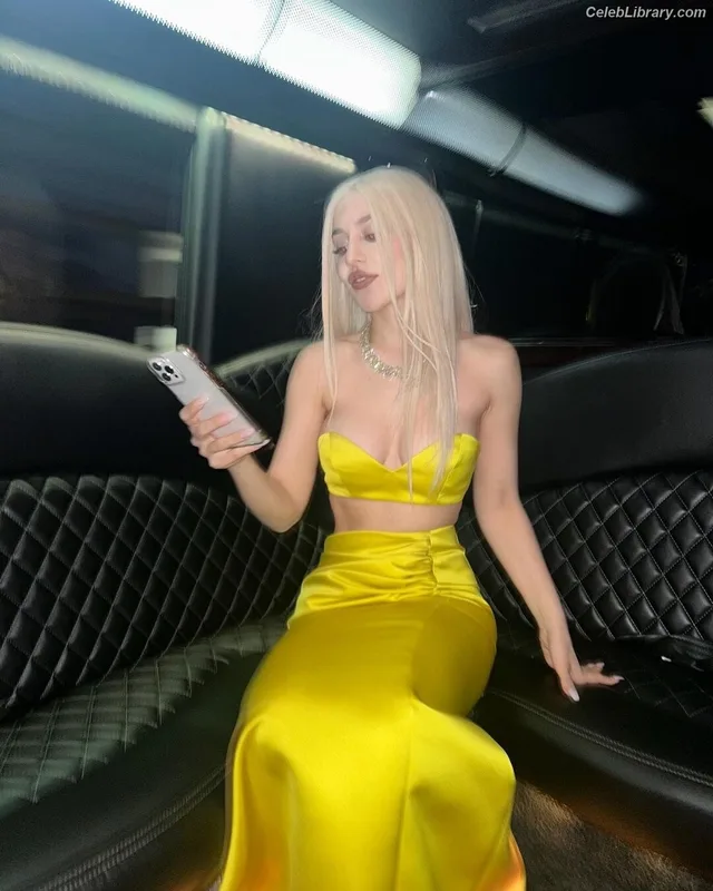Ava Max photo 20 of 2136