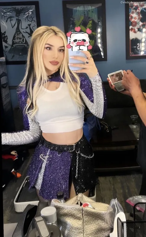 Ava Max photo 1 of 2136