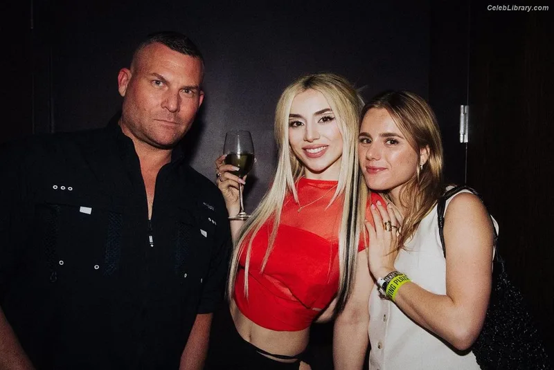 Ava Max photo 2 of 2136