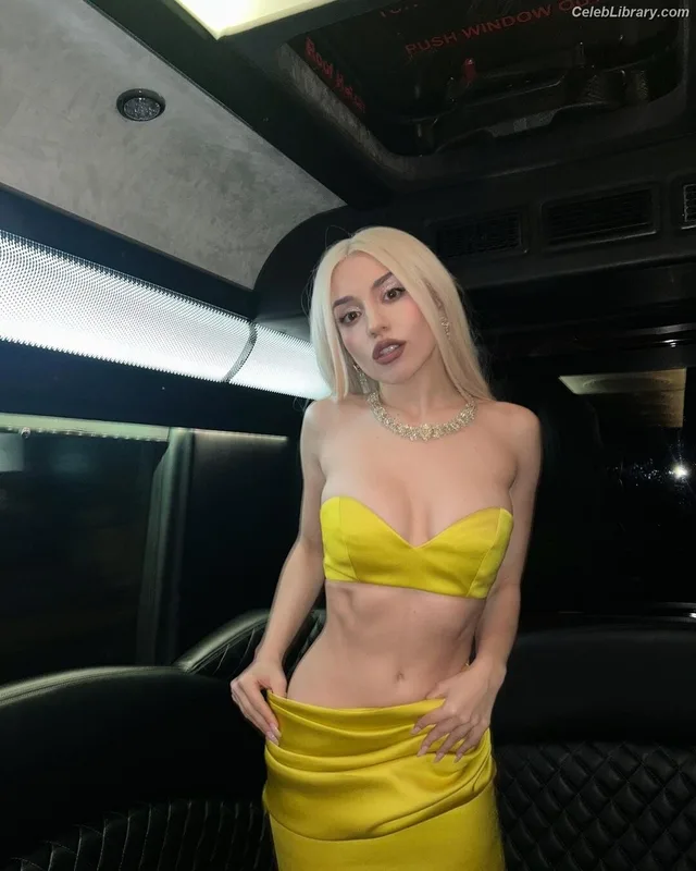 Ava Max photo 11 of 2136