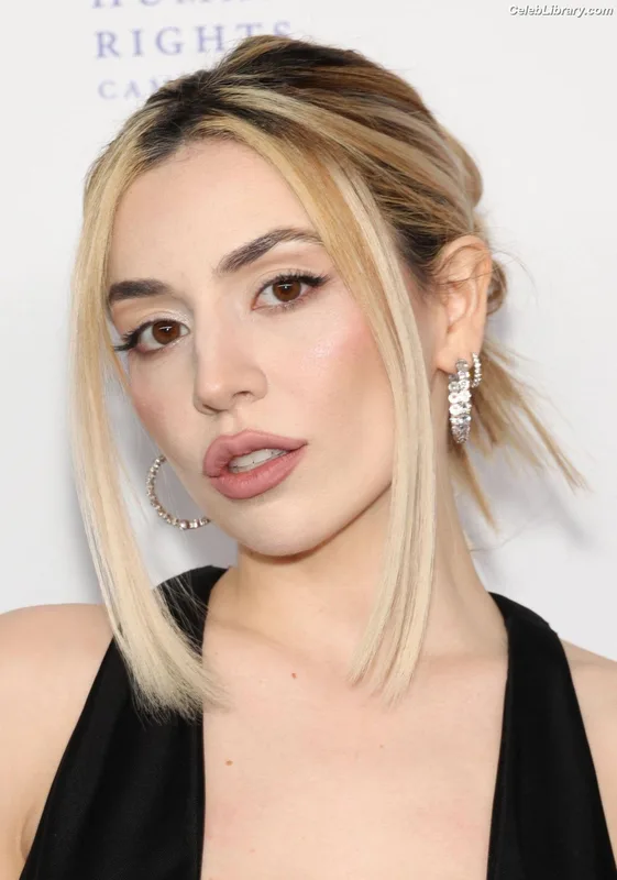 Ava Max photo 15 of 2136